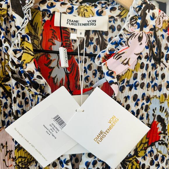 DIANE VON FURSTENBERG NWT Designer Red Pink Gold Floral Blouse – Size 8 / Medium - Picture 13 of 16